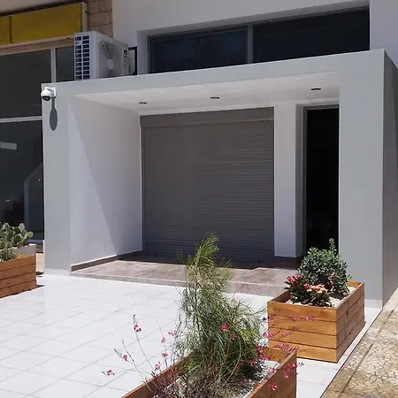 לינה וארוחת בוקר Ninolini